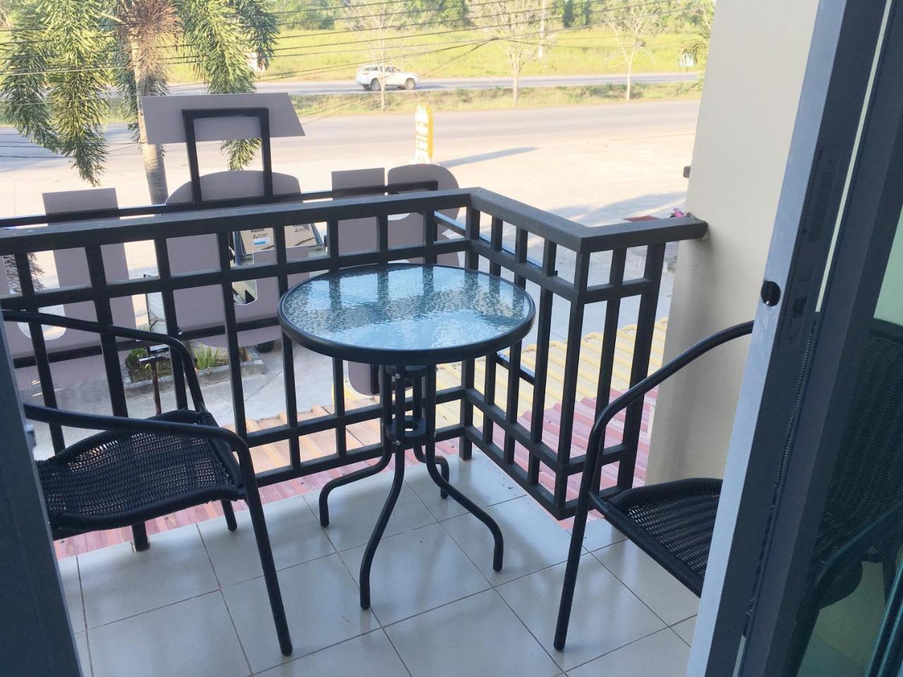 You In House Urt Surathani Airport Surat Thani Ngoại thất bức ảnh